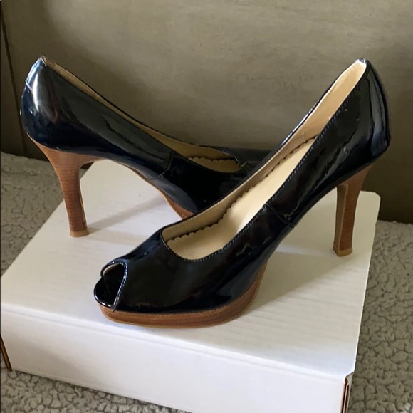 metro platform heels